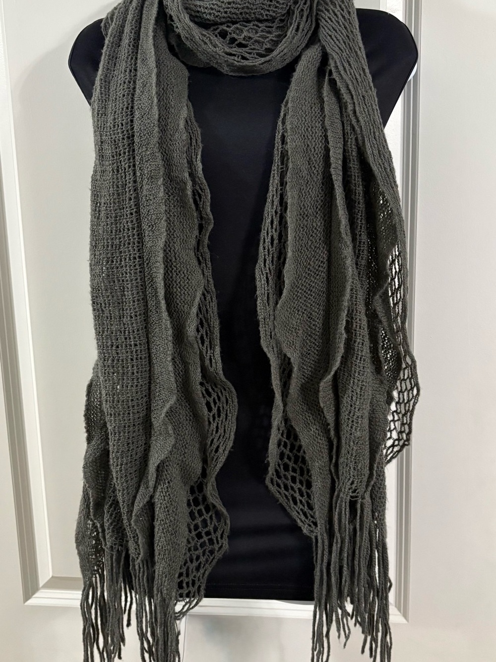 Source Unknown Gray Knit Fringe Scarf